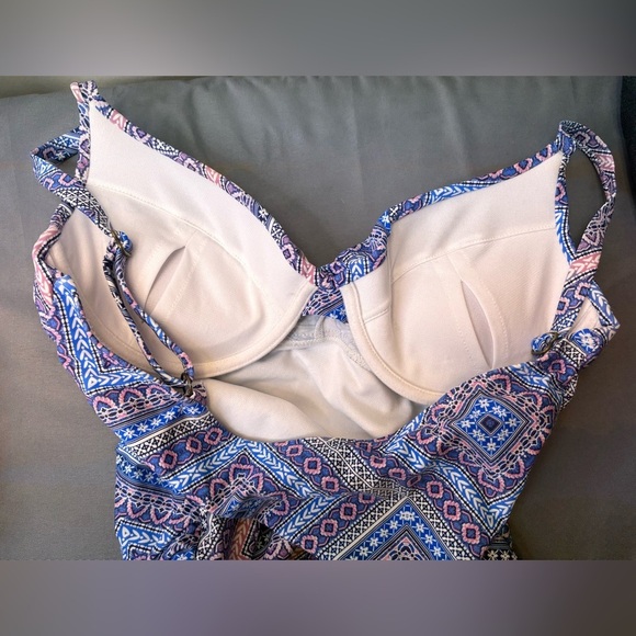 LEILANI One Piece Swimsuit Pink, blue, white geometric print Size 6 - Picture 5 of 6